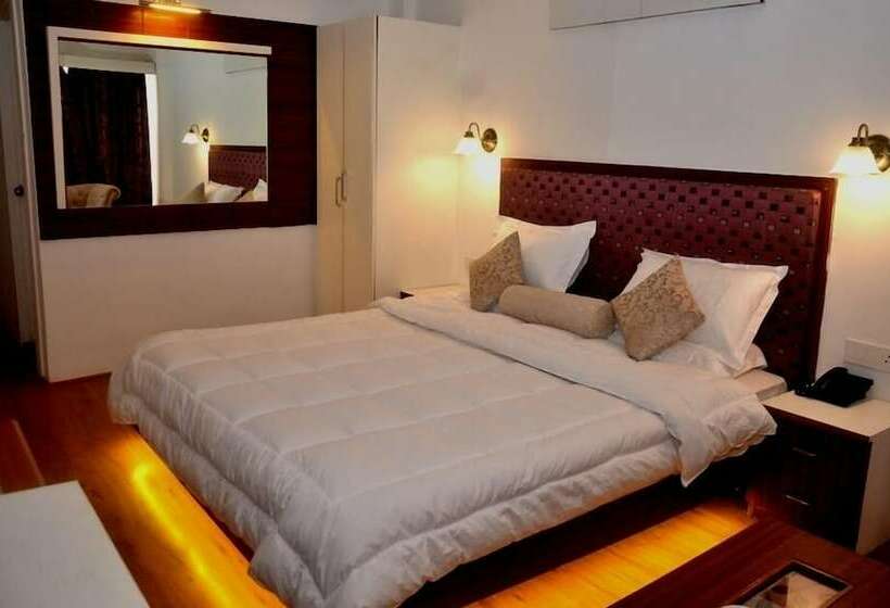 هتل Hillcrest Harmony Gold