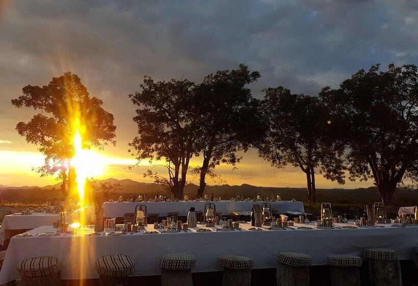 בית מלון כפרי Nyati Safari Lodge