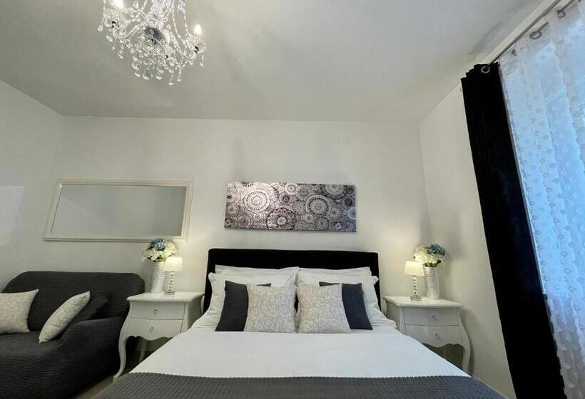 ペンション Central Square Guest House