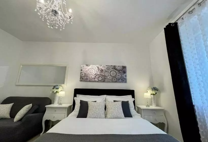 ペンション Central Square Guest House