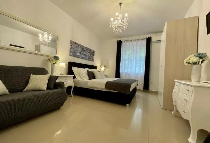 ペンション Central Square Guest House