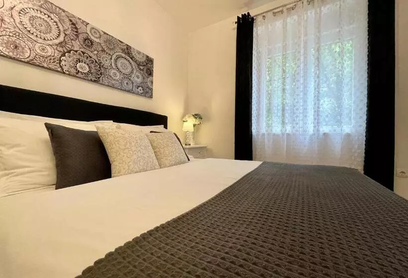 ペンション Central Square Guest House