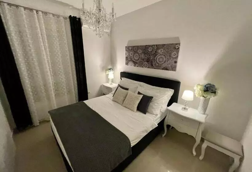 ペンション Central Square Guest House