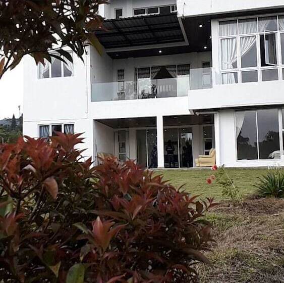 פנסיון Dear Dino Villa Cameron Highlands