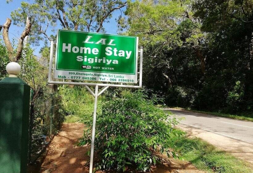 Pensió Lal Home Stay