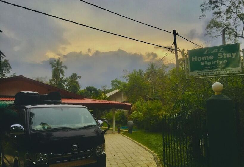 Pensió Lal Home Stay