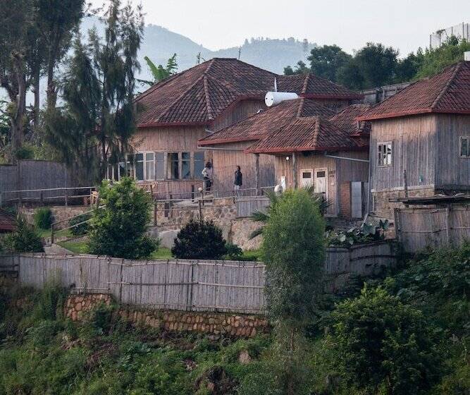 هتل Macheo Ecolodge Camping