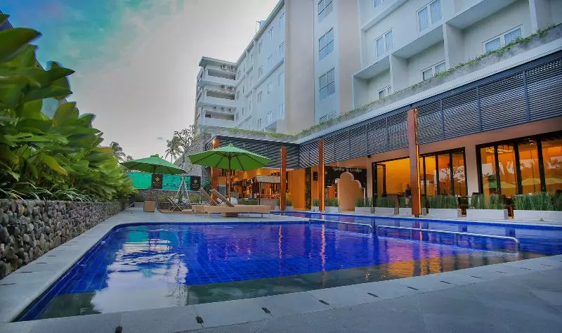 ホテル Montana Premier Senggigi