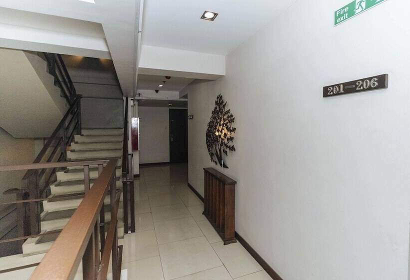 Hotel Reddoorz @ Chino Roces Makati