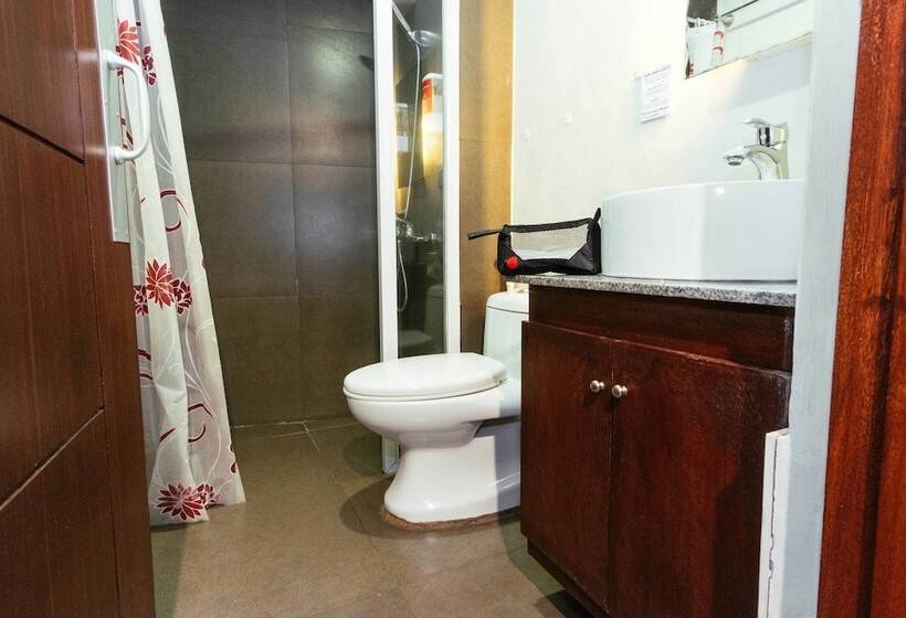 Hotel Reddoorz @ Chino Roces Makati