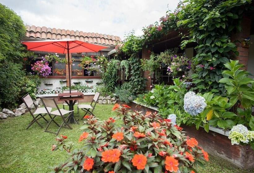 Casa Chapultepec Hostel