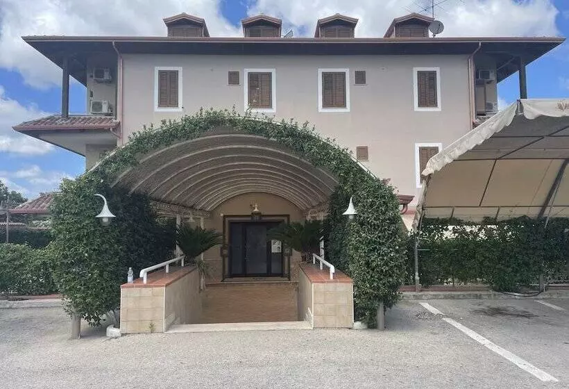 簡易ホテル Ninfa