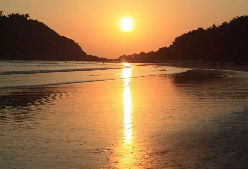 Hotelli Secret Beach Bungalows