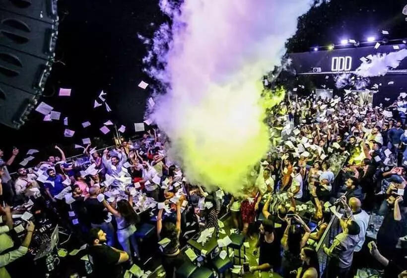 Le Six Hotel And Resort