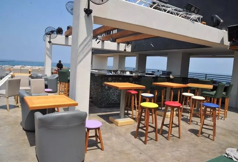 Le Six Hotel And Resort