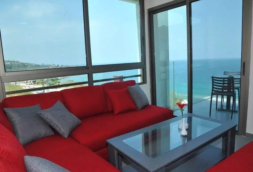 Le Six Hotel And Resort