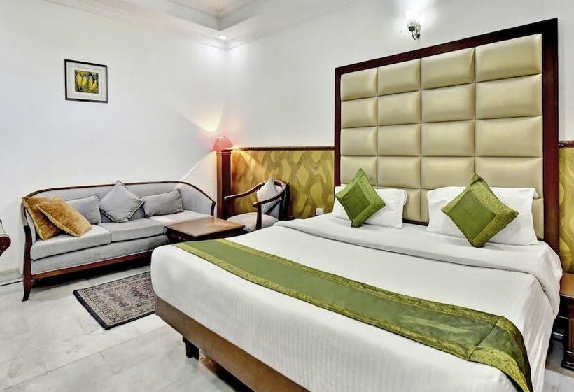 Treebo Trend Hotel C Inn