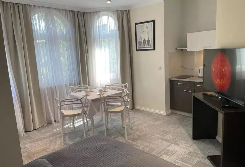 Hotelli Villa Aronia