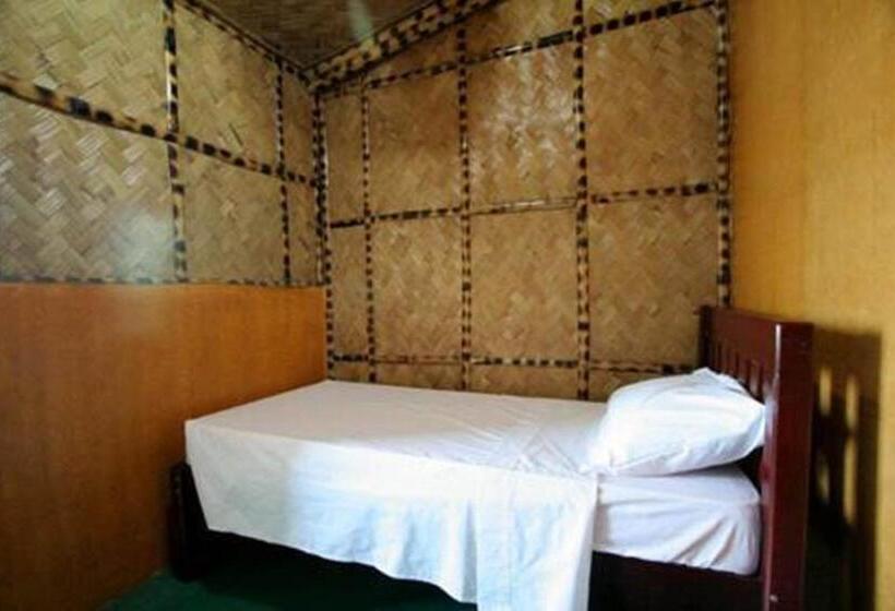 Pension Luis Bay Travellers Lodge