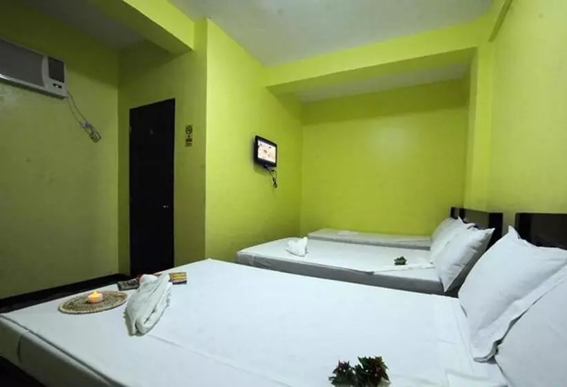 پانسیون Luis Bay Travellers Lodge