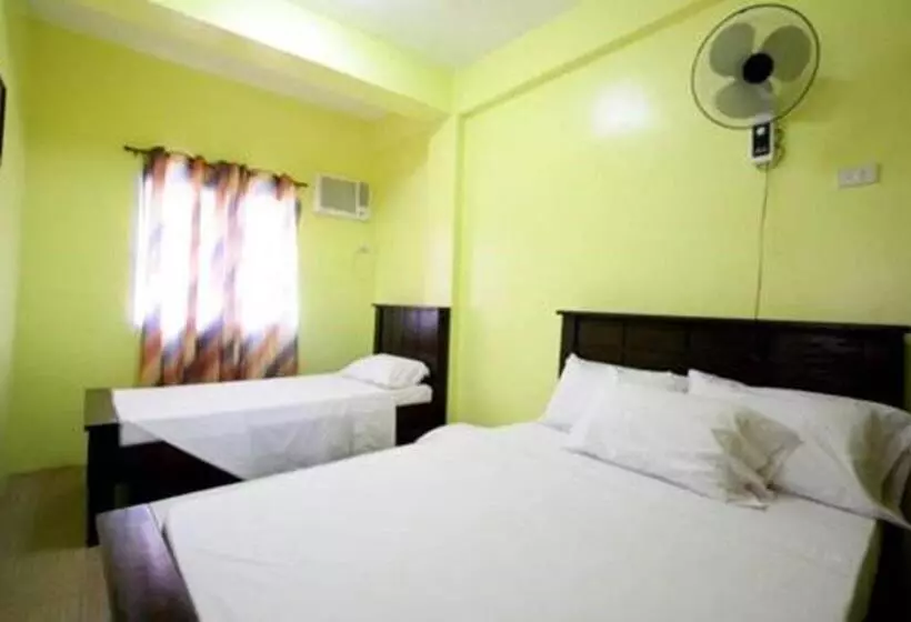 پانسیون Luis Bay Travellers Lodge