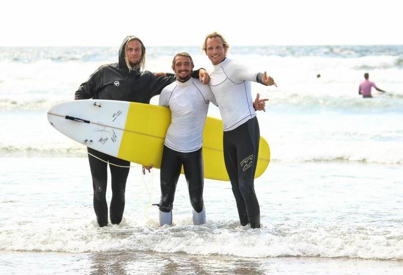 بنسيون Surfivor Surf Camp