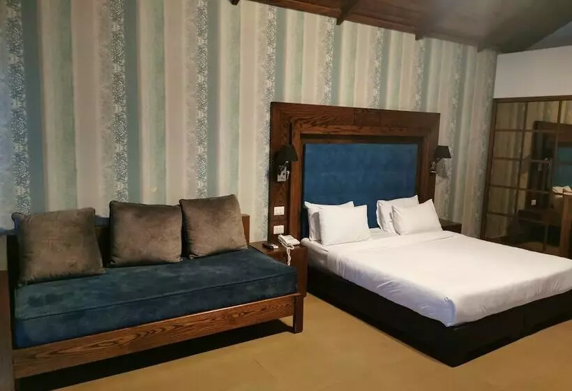 Turquoise Beach Resort