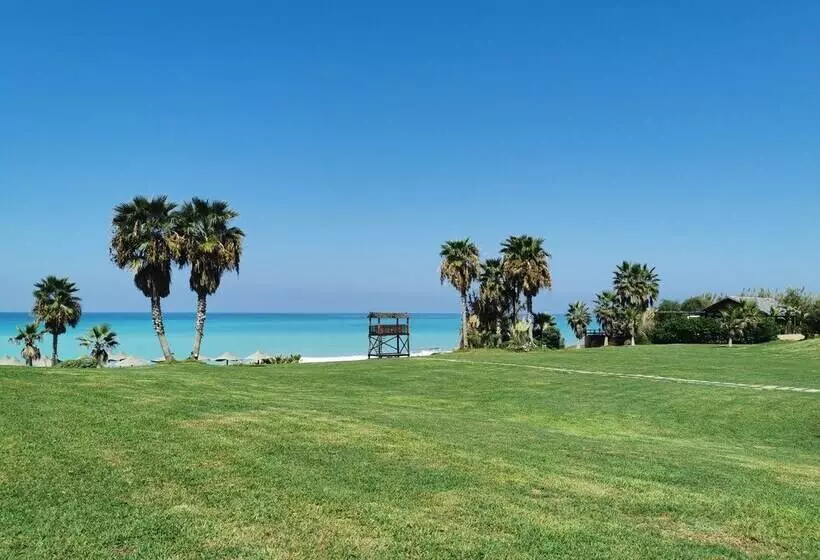 Turquoise Beach Resort