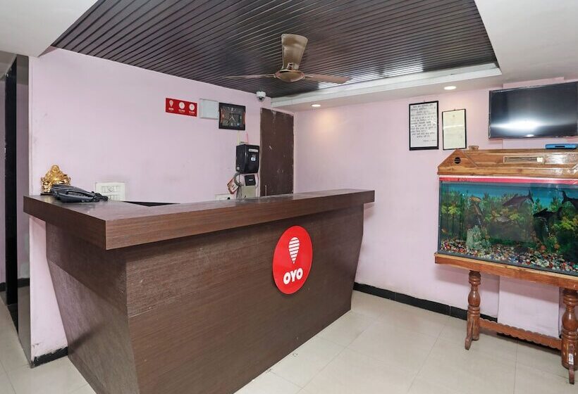 فندق Neeraj By Oyo Rooms