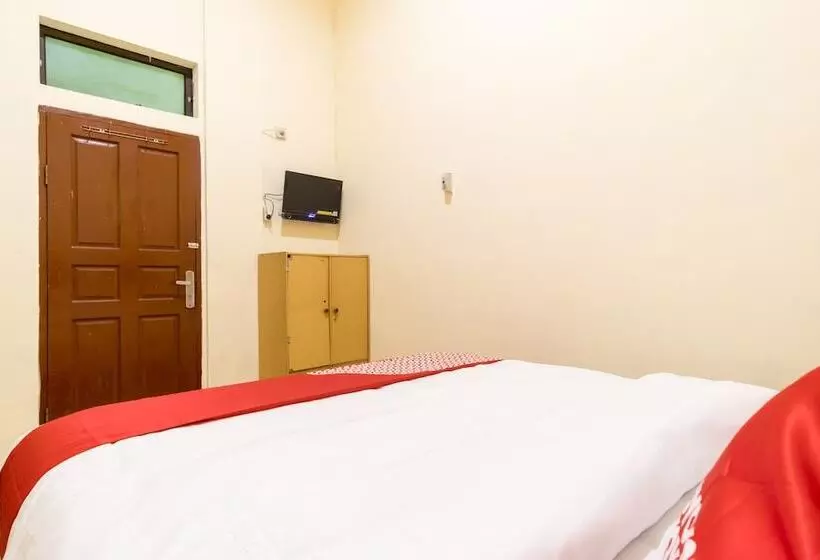ホテル Penginapan Nia Mandiri Syariah By Oyo Rooms