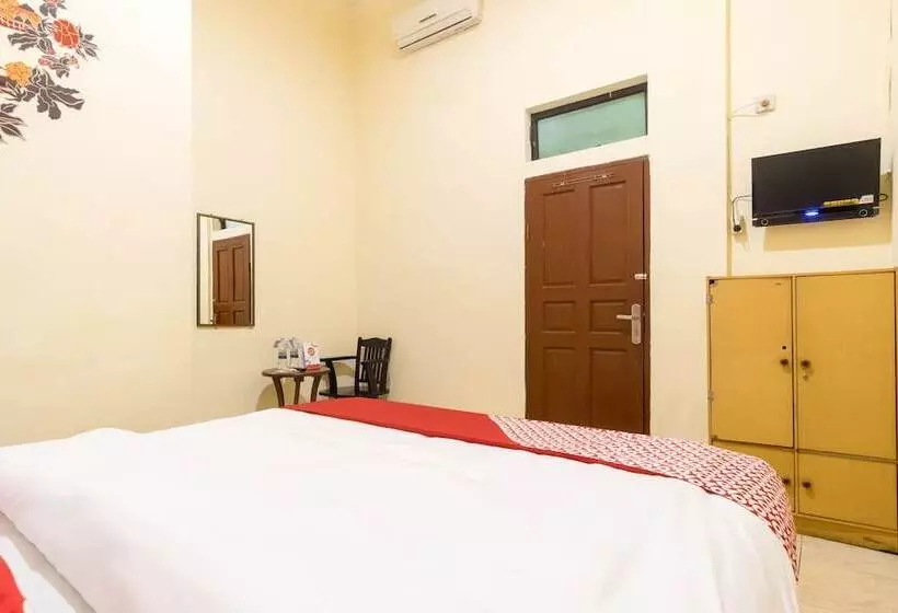 ホテル Penginapan Nia Mandiri Syariah By Oyo Rooms