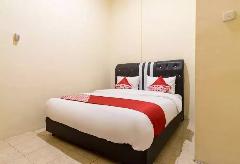 ホテル Penginapan Nia Mandiri Syariah By Oyo Rooms