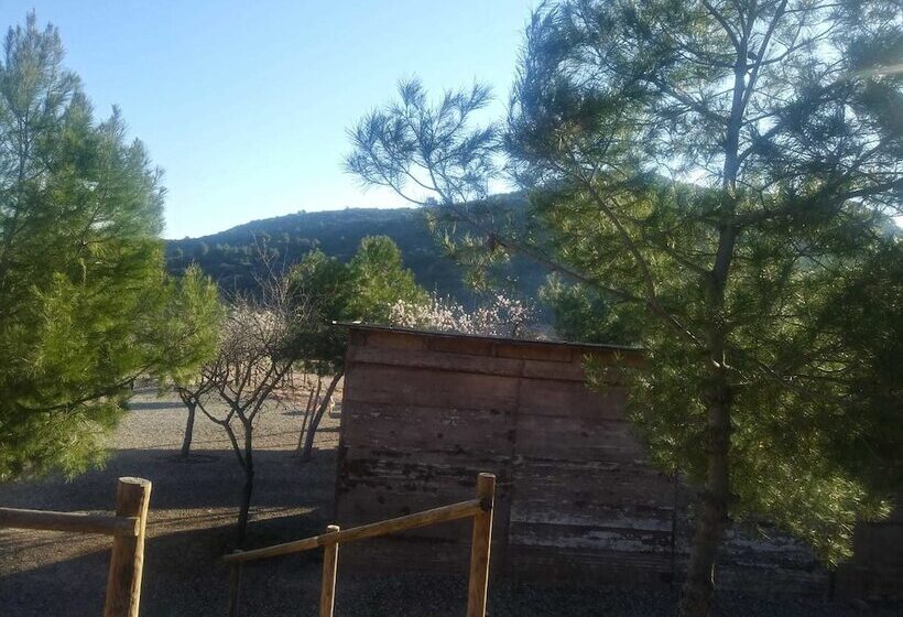 فندق ريفى Espai Natural La Comanglora