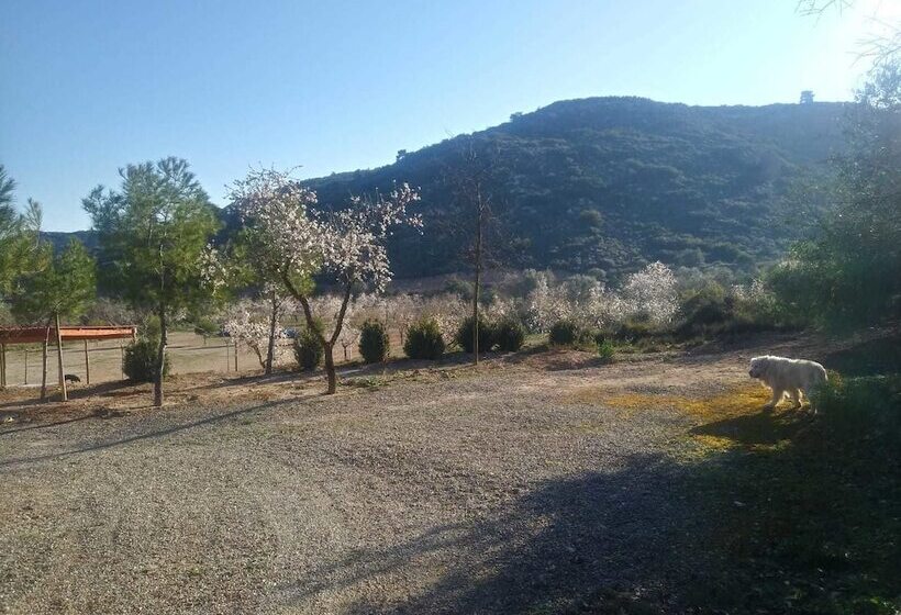 فندق ريفى Espai Natural La Comanglora