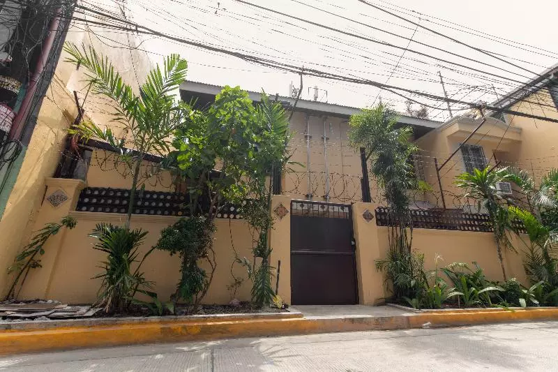 هتل Reddoorz Near Pnr Espana Station