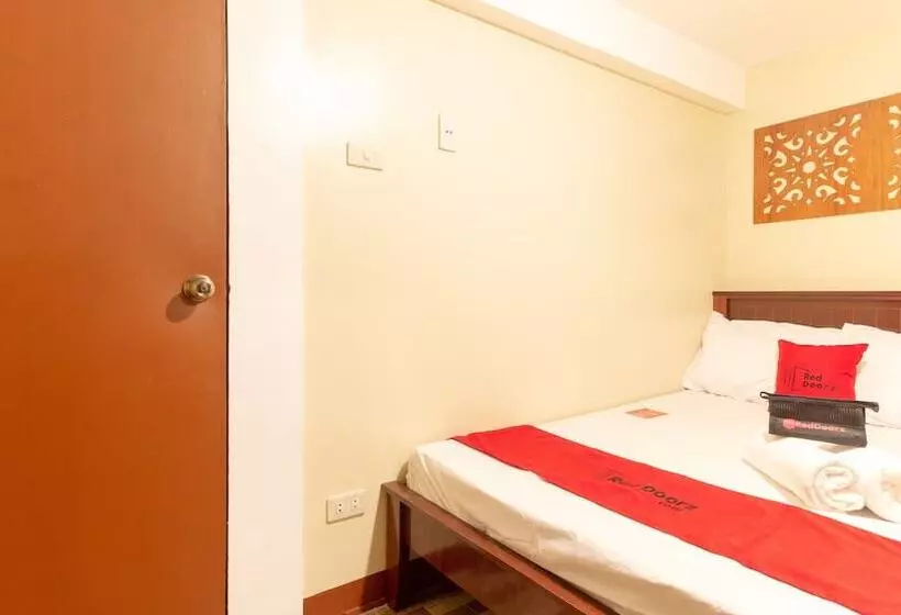 هتل Reddoorz Near Pnr Espana Station