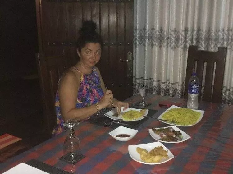 Majatalo Ceylon Wilpattu Safaris & Lodging