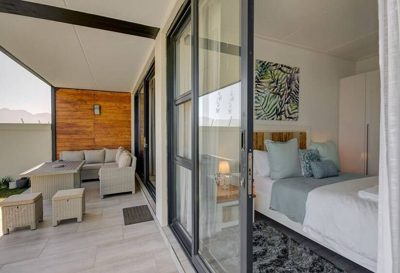 Uniquestay Paardevlei Square Apartment   Adults Only