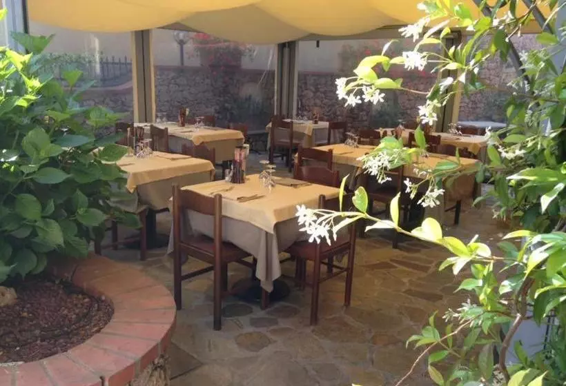 ホテル Albergo Ristorante Bergallo