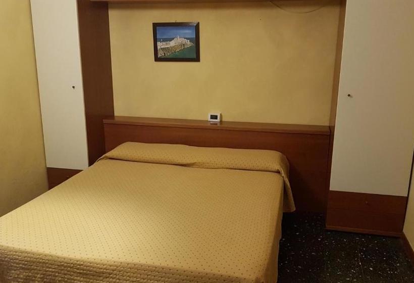 ホテル Albergo Ristorante Bergallo