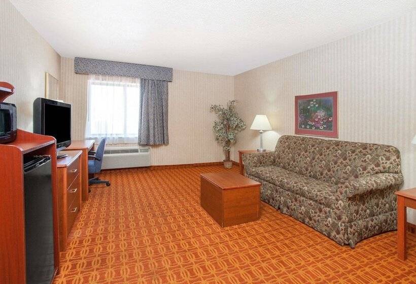 בית מלון כפרי Baymont By Wyndham Detroit/roseville