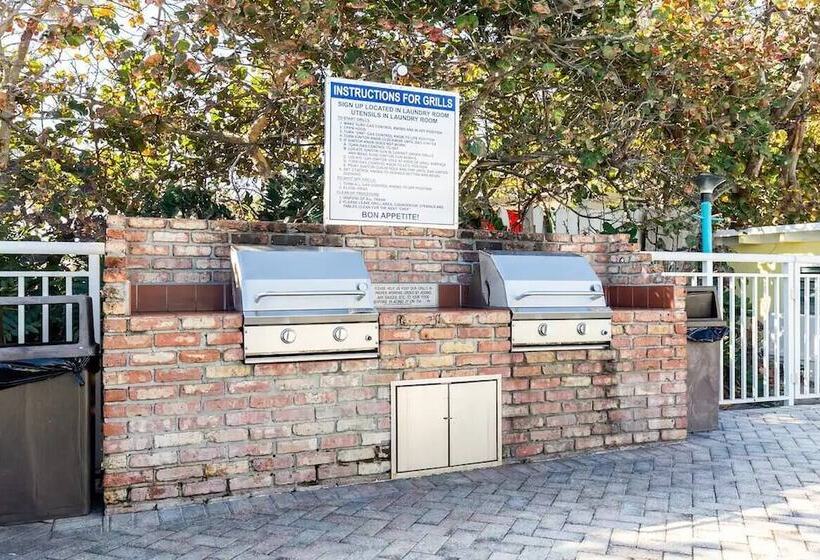 Отель Berkshire On the Ocean