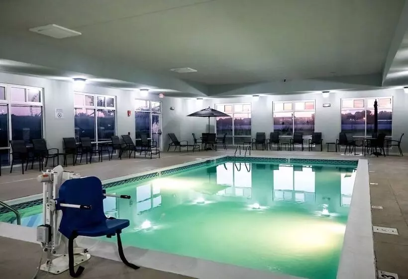 Отель Fairfield By Marriott Inn & Suites Louisville Airport