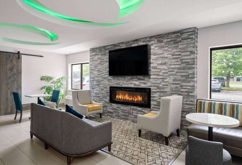 Hotel La Quinta Inn By Wyndham Indianapolis Airport Executive Dr