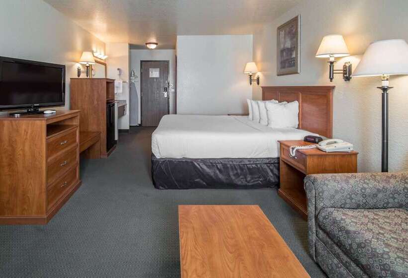 هتل Quality Inn Alpine