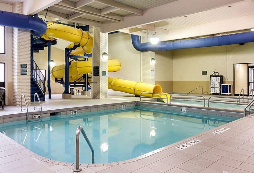 هتل Baymont By Wyndham Jamestown Conference Center & Water Park