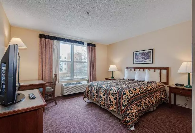 בית מלון כפרי Townsquare Place