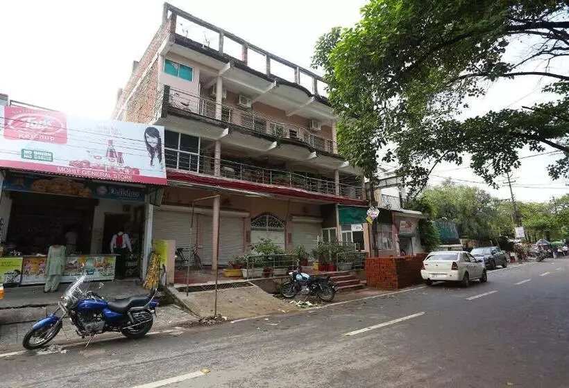 ホテル Super Collection O Sara Grand Near Ram Manohar Lohia Hospital