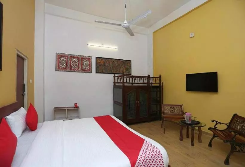 ホテル Super Collection O Sara Grand Near Ram Manohar Lohia Hospital