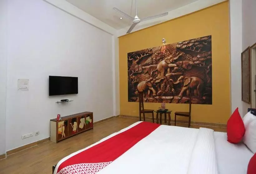 ホテル Super Collection O Sara Grand Near Ram Manohar Lohia Hospital
